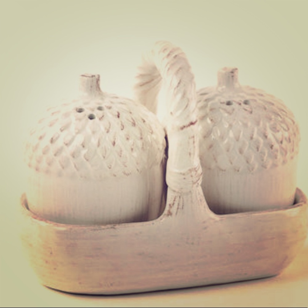 Acorn Salt & Pepper Shaker